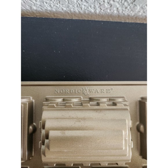 Nordic Ware Train Cake Pan Heavy Baking Pan - Picture 3 of 6